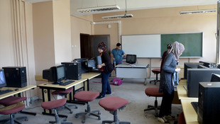 Diyarbakırdaki terör saldırısında hasar gören okullar onarılıyor