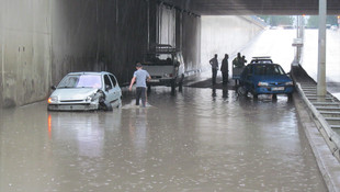 Turhal'da dolu ve sağanak