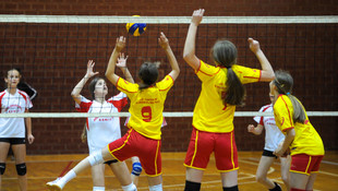 Türkçe öğrenen Bosnalı öğrenciler spor turnuvasında buluştu