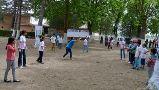Yetim çocuklar için pazar etkinliği