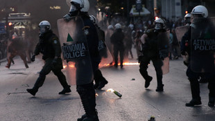 Yunanistan'da polis ve göstericiler çatıştı