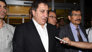 GÜNCELLEME 3 - Yüzü maskeli kişinin saldırısına uğrayan polis ağır yaralandı