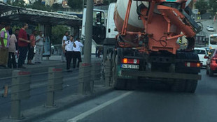 Fİkirtepede metrobüs yoluna beton mikseri girdi!