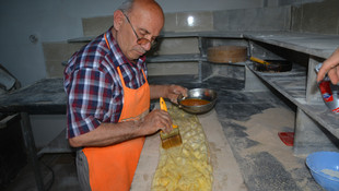 1,75 metrelik ramazan pidesi yaptı