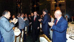 Erdoğandan esnafa iftar