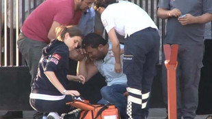 Atatürk Havalimanı’ndaki patlamanın ardından Adli Tıp önünde bekleyiş sürüyor