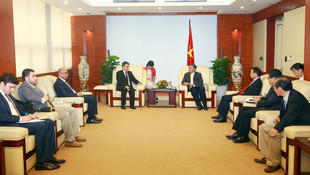 AA heyeti Vietnam'da