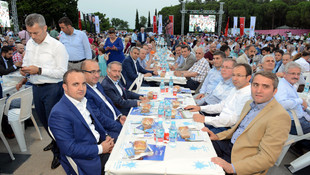 AK Parti İstanbul İl Başkanlığı'ndan Şehitler Abidesi'nde iftar