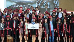Akdeniz Üniversitesinde mezuniyet sevinci
