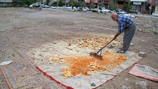 40 evi var ama bu işi yapıyor...