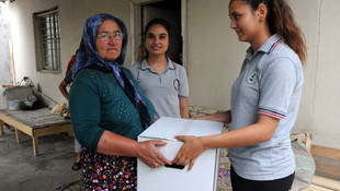 Atık kağıtları değerlendirerek ramazan yardımı yaptılar