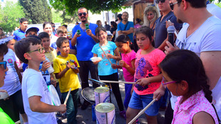 Atık orkestrasıyla Çevre Günü'nü kutladılar
