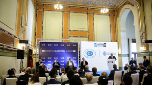 Avrupa İslamofobi Zirvesi başladı