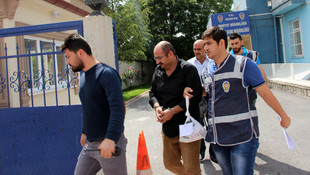 Aynı marka çalıntı 5 araçla yakalandılar