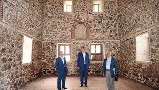 Balıkesir'de tarihi bina Girne Amerikan Üniversitesine verildi