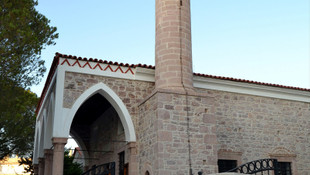 Balıkesirde tarihi camiden 150 yıllık duvar saati çalındı