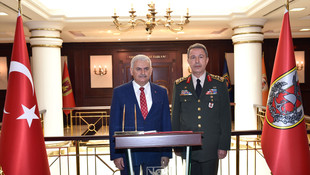 Başbakan Yıldırım, Genelkurmay Başkanı Orgeneral Akar'ı ziyaret etti