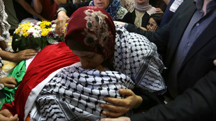 İsrail güçlerinin öldürdüğü Filistinli defnedildi