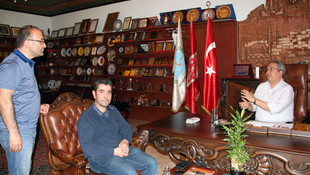 Belediye ve Valiliğin verdiği karşılıksız parayı üç yıl sonra iade etti