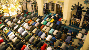 Berlin Şehitlik Camisi'nde ramazan ayının ilk teravihi kılındı