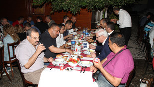 Beşiktaş Panayia Kilisesi bahçesinde iftar