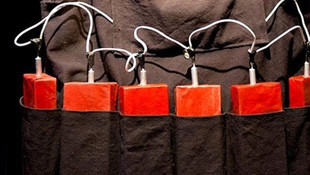 Mersinde patlayıcı düzenekli canlı bomba yelekleri bulundu