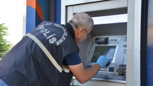 ATMde dolandırıcılık güvenlik kamerasında
