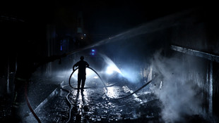 Bursa'da metruk bina yangını