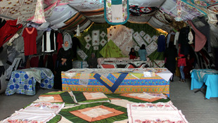 Çadır kentte el ürünleri sergisi