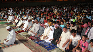 Çadırkentte ilk teravih coşkusu