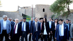 Çevre ve Şehircilik Bakanı Özhaseki, Diyarbakır'da