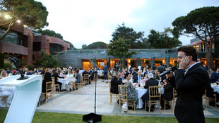 Erdoğan, sanatçı ve sporcularla iftarda buluştu