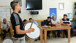 Davulcular mani testinden geçti