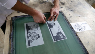 Demirel'in karikatürleri ve sözleri seramik üzerine işlendi