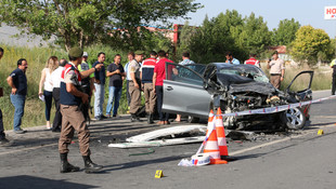 Denizli'de trafik kazası: 2 ölü, 1 yaralı