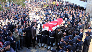 Diyarbakır şehitlerine ağlıyor