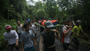 Endonezya'da toprak kayması
