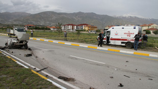 Erzincan'da trafik kazası: 3 ölü, 8 yaralı