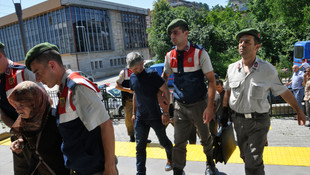 Eşini odunla vurarak öldürdüğü iddiası