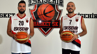 Eskişehir Basket'te çifte imza