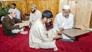 Fas'ta ahşap levhalarla Kur’an-ı Kerim hafızlığı