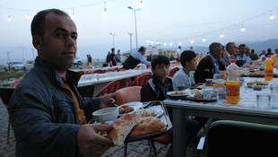 Fedakar sağlıkçılar iftar yemeğinde buluştu