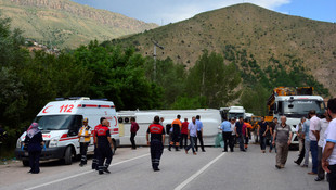 Gümüşhane'de midibüs devrildi: 18 yaralı