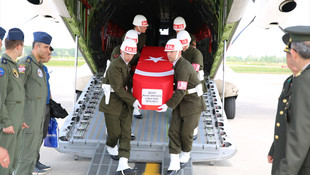 Hakkarideki terör saldırısında şehit olan Uzman Çavuş son yolculuğuna uğurlandı