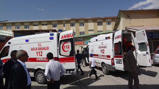 Hamile kadını taşıyan minibüs direğe çarptı : 7 yaralı
