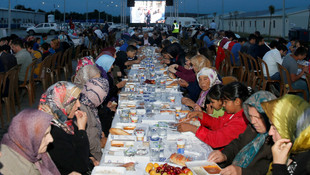 Havalimanı çalışanlarıyla köylüler iftarda buluştu