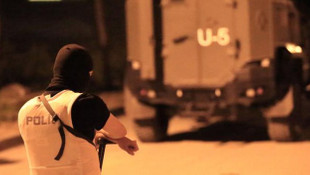 İstanbul Beykozda uyuşturucu satıcılarına helikopter destekli operasyon düzenlendi