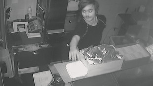 Hırsızlık anı güvenlik kamerasında