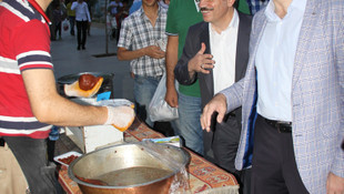 İftara geç kalanlara Siirtli gençler yetişti