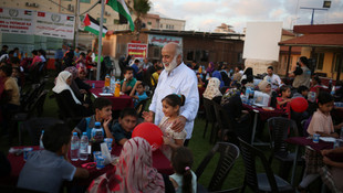 İHH, Gazze'de 200 Filistinli yetime iftar verdi